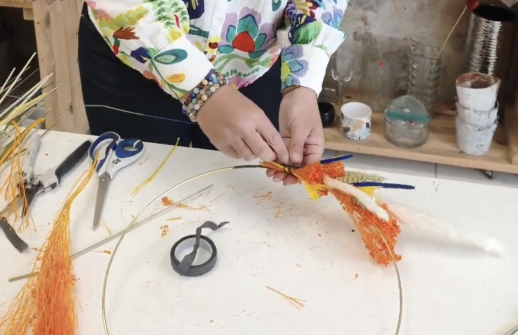 photo de l'atelier couronne de fleur séchées